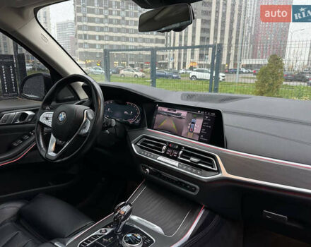 Серый БМВ X7, объемом двигателя 3 л и пробегом 90 тыс. км за 54900 $, фото 47 на Automoto.ua