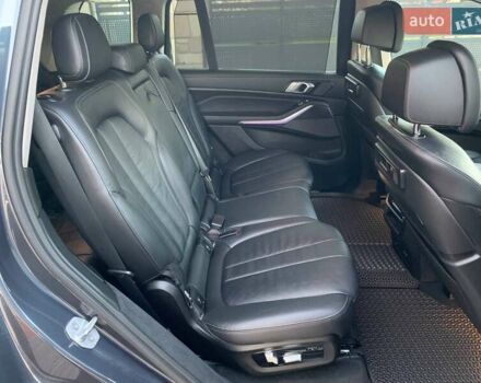 Серый БМВ X7, объемом двигателя 3 л и пробегом 147 тыс. км за 53800 $, фото 49 на Automoto.ua