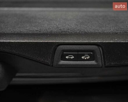 Серый БМВ X7, объемом двигателя 4.39 л и пробегом 53 тыс. км за 63900 $, фото 103 на Automoto.ua