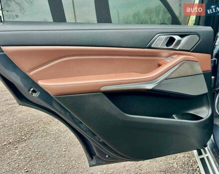 Серый БМВ X7, объемом двигателя 4.39 л и пробегом 128 тыс. км за 63000 $, фото 24 на Automoto.ua