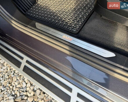 Серый БМВ X7, объемом двигателя 3 л и пробегом 147 тыс. км за 50900 $, фото 19 на Automoto.ua
