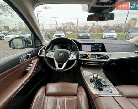 Серый БМВ X7, объемом двигателя 4.39 л и пробегом 128 тыс. км за 63000 $, фото 17 на Automoto.ua