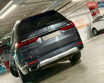 Серый БМВ X7, объемом двигателя 3 л и пробегом 65 тыс. км за 68900 $, фото 4 на Automoto.ua