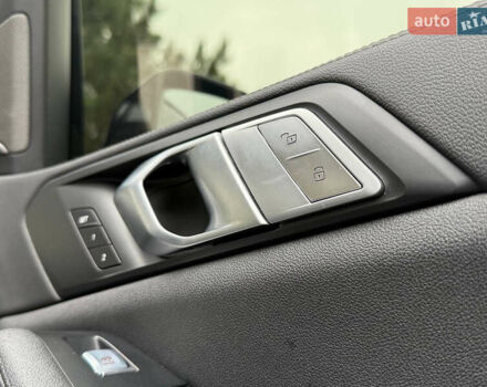 Серый БМВ X7, объемом двигателя 3 л и пробегом 148 тыс. км за 55000 $, фото 102 на Automoto.ua