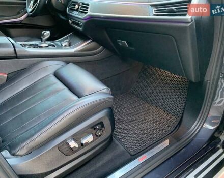 Серый БМВ X7, объемом двигателя 3 л и пробегом 147 тыс. км за 53800 $, фото 35 на Automoto.ua