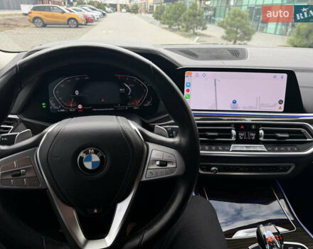 Серый БМВ X7, объемом двигателя 3 л и пробегом 145 тыс. км за 55800 $, фото 17 на Automoto.ua