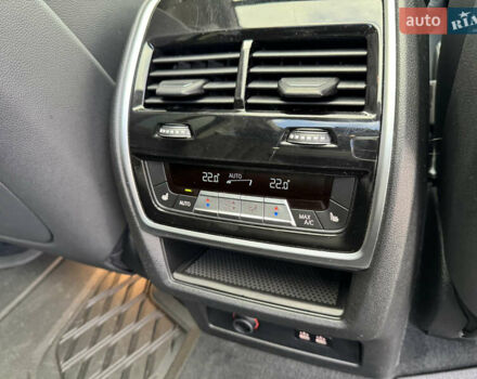 Серый БМВ X7, объемом двигателя 2.99 л и пробегом 140 тыс. км за 63500 $, фото 71 на Automoto.ua