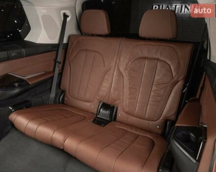 Серый БМВ X7, объемом двигателя 4.39 л и пробегом 53 тыс. км за 63900 $, фото 17 на Automoto.ua