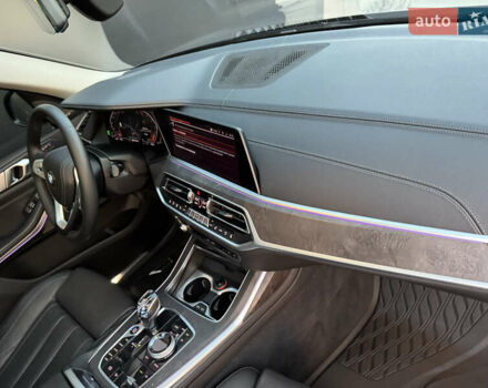 Серый БМВ X7, объемом двигателя 2.99 л и пробегом 140 тыс. км за 64500 $, фото 47 на Automoto.ua