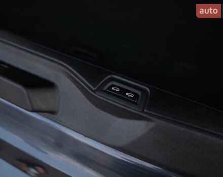 Серый БМВ X7, объемом двигателя 4.4 л и пробегом 78 тыс. км за 67500 $, фото 135 на Automoto.ua