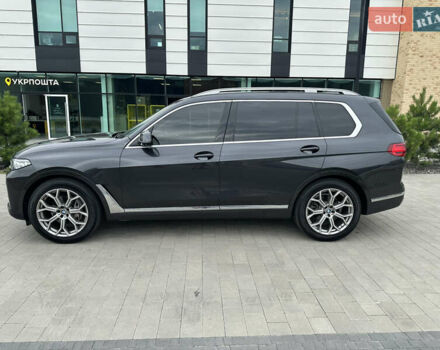 Серый БМВ X7, объемом двигателя 3 л и пробегом 144 тыс. км за 53900 $, фото 3 на Automoto.ua
