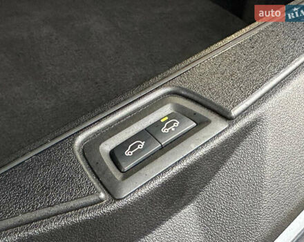 Серый БМВ X7, объемом двигателя 3 л и пробегом 90 тыс. км за 54900 $, фото 62 на Automoto.ua
