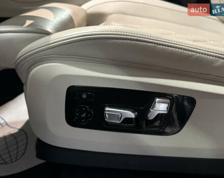 Серый БМВ X7, объемом двигателя 3 л и пробегом 65 тыс. км за 68900 $, фото 35 на Automoto.ua