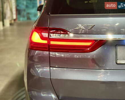 Серый БМВ X7, объемом двигателя 3 л и пробегом 65 тыс. км за 68900 $, фото 10 на Automoto.ua