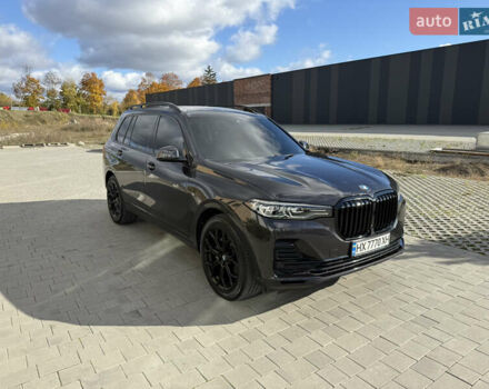 Серый БМВ X7, объемом двигателя 3 л и пробегом 145 тыс. км за 55800 $, фото 2 на Automoto.ua