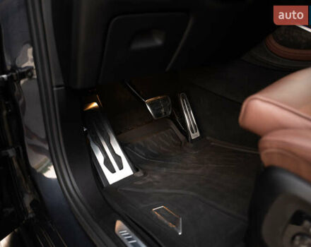 Серый БМВ X7, объемом двигателя 4.4 л и пробегом 78 тыс. км за 67500 $, фото 83 на Automoto.ua