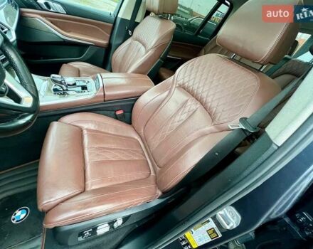 Серый БМВ X7, объемом двигателя 4.39 л и пробегом 128 тыс. км за 63000 $, фото 30 на Automoto.ua