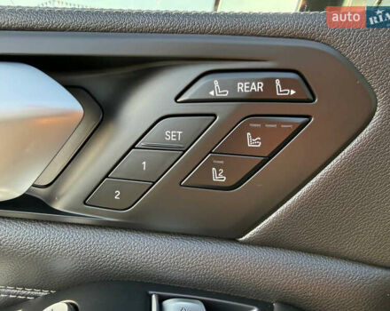 Серый БМВ X7, объемом двигателя 3 л и пробегом 147 тыс. км за 50900 $, фото 66 на Automoto.ua