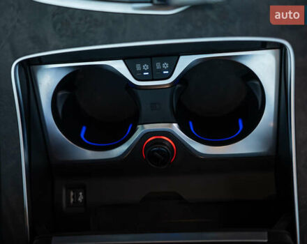 Серый БМВ X7, объемом двигателя 4.4 л и пробегом 78 тыс. км за 67500 $, фото 127 на Automoto.ua