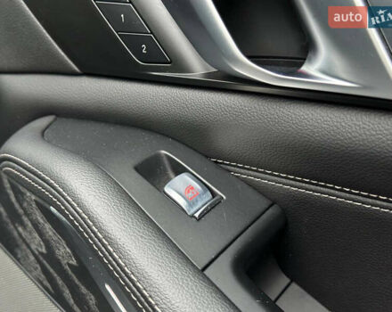 Серый БМВ X7, объемом двигателя 3 л и пробегом 90 тыс. км за 54900 $, фото 66 на Automoto.ua