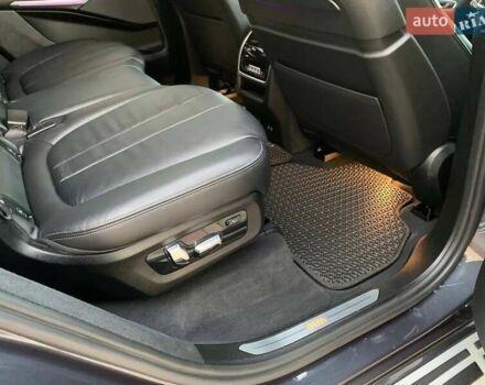 Серый БМВ X7, объемом двигателя 3 л и пробегом 147 тыс. км за 53800 $, фото 39 на Automoto.ua