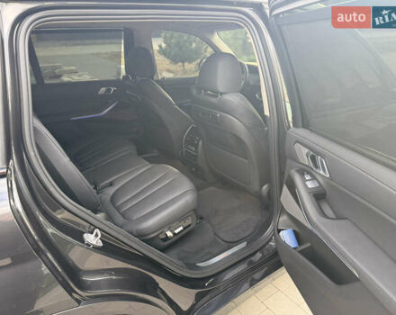 Серый БМВ X7, объемом двигателя 3 л и пробегом 145 тыс. км за 55800 $, фото 10 на Automoto.ua