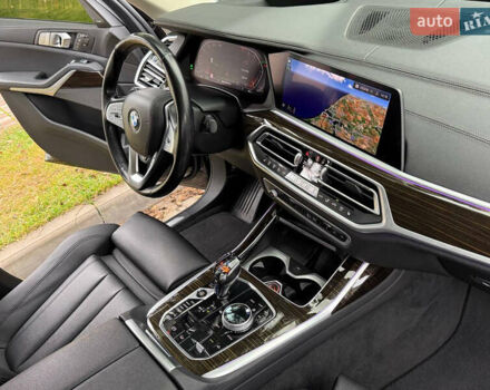 Серый БМВ X7, объемом двигателя 3 л и пробегом 148 тыс. км за 55000 $, фото 97 на Automoto.ua