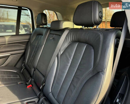 Серый БМВ X7, объемом двигателя 3 л и пробегом 147 тыс. км за 50900 $, фото 40 на Automoto.ua