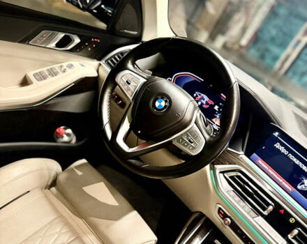 Серый БМВ X7, объемом двигателя 3 л и пробегом 65 тыс. км за 68900 $, фото 26 на Automoto.ua