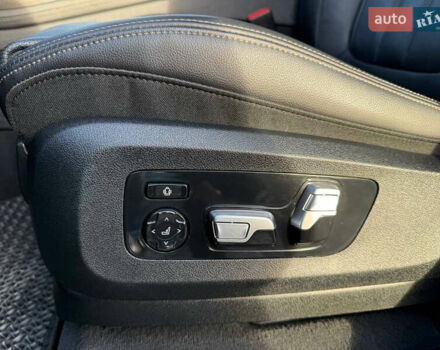 Серый БМВ X7, объемом двигателя 3 л и пробегом 147 тыс. км за 50900 $, фото 21 на Automoto.ua