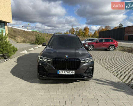 Серый БМВ X7, объемом двигателя 3 л и пробегом 145 тыс. км за 55800 $, фото 1 на Automoto.ua