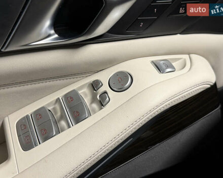 Серый БМВ X7, объемом двигателя 3 л и пробегом 65 тыс. км за 68900 $, фото 27 на Automoto.ua