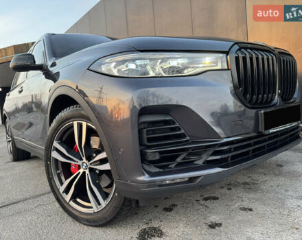 Серый БМВ X7, объемом двигателя 2.99 л и пробегом 140 тыс. км за 64444 $, фото 2 на Automoto.ua