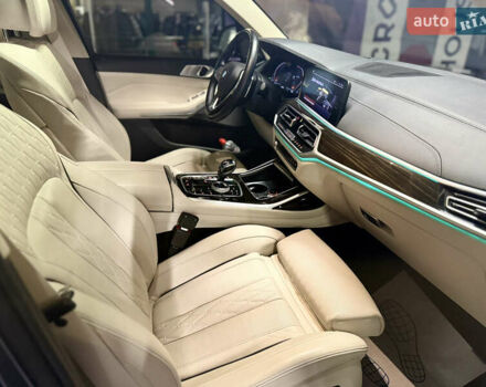 Серый БМВ X7, объемом двигателя 3 л и пробегом 65 тыс. км за 68900 $, фото 12 на Automoto.ua