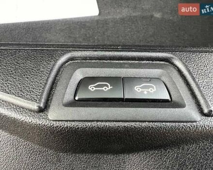 Серый БМВ X7, объемом двигателя 4.39 л и пробегом 128 тыс. км за 63000 $, фото 44 на Automoto.ua