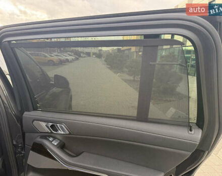 Серый БМВ X7, объемом двигателя 3 л и пробегом 145 тыс. км за 55800 $, фото 12 на Automoto.ua