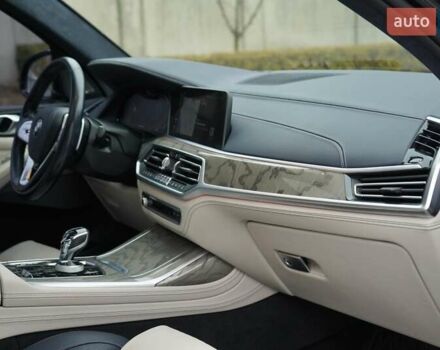 Серый БМВ X7, объемом двигателя 4.39 л и пробегом 118 тыс. км за 69999 $, фото 37 на Automoto.ua