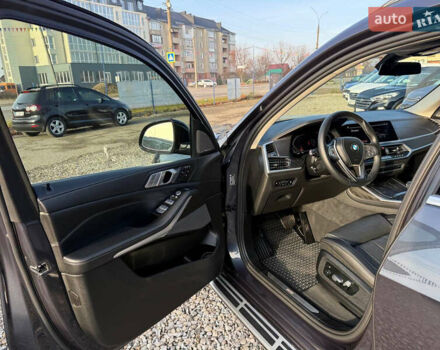 Серый БМВ X7, объемом двигателя 3 л и пробегом 147 тыс. км за 50900 $, фото 15 на Automoto.ua