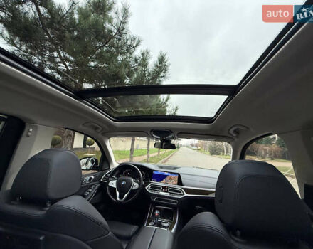 Серый БМВ X7, объемом двигателя 3 л и пробегом 148 тыс. км за 55000 $, фото 114 на Automoto.ua