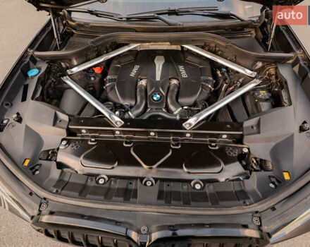 Серый БМВ X7, объемом двигателя 4.4 л и пробегом 78 тыс. км за 67500 $, фото 77 на Automoto.ua