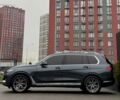 Серый БМВ X7, объемом двигателя 3 л и пробегом 90 тыс. км за 54900 $, фото 4 на Automoto.ua