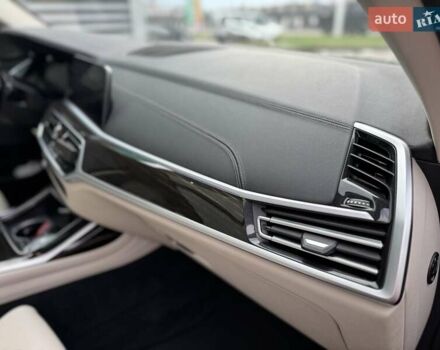 Серый БМВ X7, объемом двигателя 3 л и пробегом 259 тыс. км за 57500 $, фото 17 на Automoto.ua