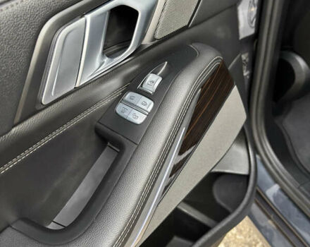 Сірий БМВ X7, об'ємом двигуна 3 л та пробігом 131 тис. км за 60700 $, фото 24 на Automoto.ua