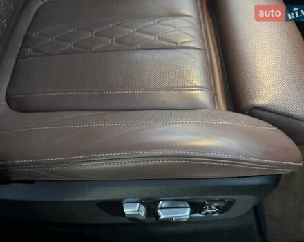 Серый БМВ X7, объемом двигателя 3 л и пробегом 143 тыс. км за 59900 $, фото 68 на Automoto.ua