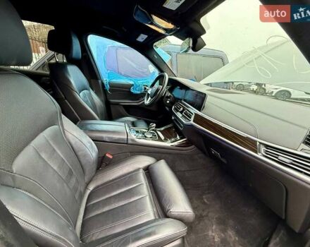 Сірий БМВ X7, об'ємом двигуна 3 л та пробігом 86 тис. км за 41800 $, фото 30 на Automoto.ua