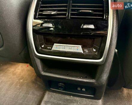 Сірий БМВ X7, об'ємом двигуна 3 л та пробігом 86 тис. км за 41800 $, фото 27 на Automoto.ua