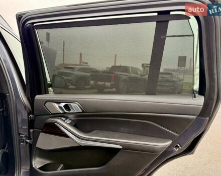 Сірий БМВ X7, об'ємом двигуна 3 л та пробігом 86 тис. км за 41800 $, фото 25 на Automoto.ua