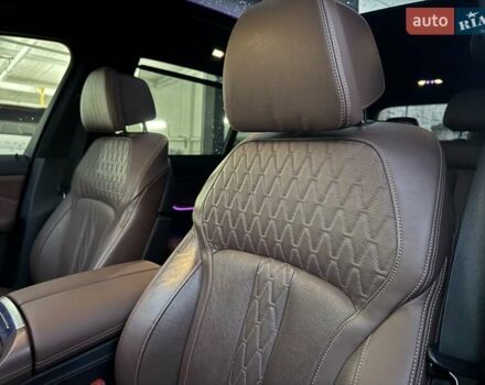 Серый БМВ X7, объемом двигателя 3 л и пробегом 143 тыс. км за 59900 $, фото 24 на Automoto.ua