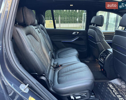 Сірий БМВ X7, об'ємом двигуна 4.39 л та пробігом 85 тис. км за 75900 $, фото 29 на Automoto.ua