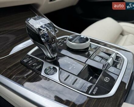 Серый БМВ X7, объемом двигателя 3 л и пробегом 259 тыс. км за 57500 $, фото 35 на Automoto.ua